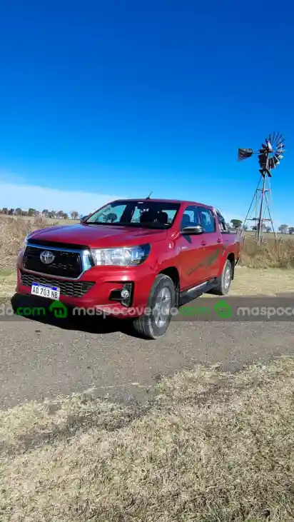 Toyota Hilux Srv D/C 4X4 - foto 1