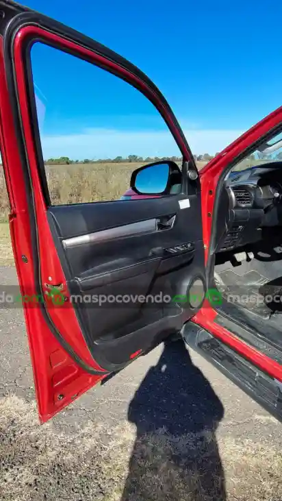 Toyota Hilux Srv D/C 4X4 - foto 2