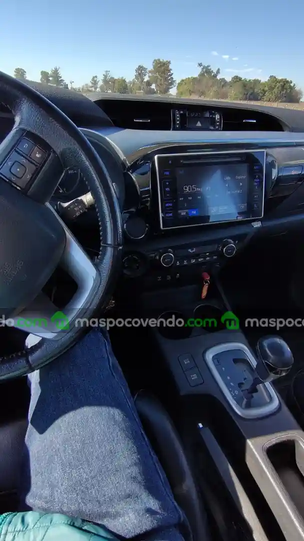 Toyota Hilux Srv D/C 4X4 - foto 3
