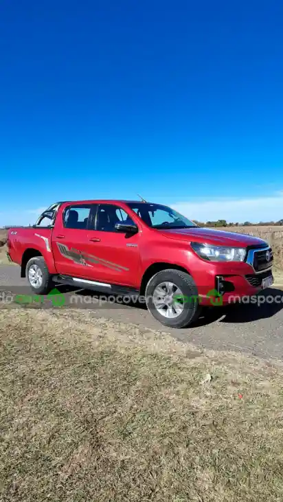 Toyota Hilux Srv D/C 4X4 - foto 4