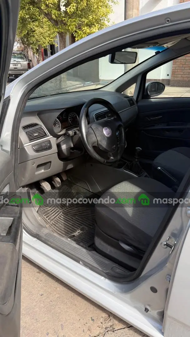 Fiat Punto 1.4 Atrractive 2011  2011 - foto 2