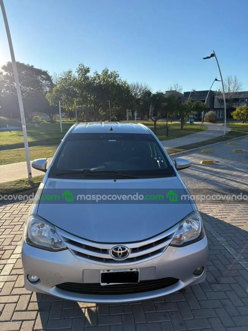 Toyota Etios 1.5 Xs - Año 2014  2014 - foto 2