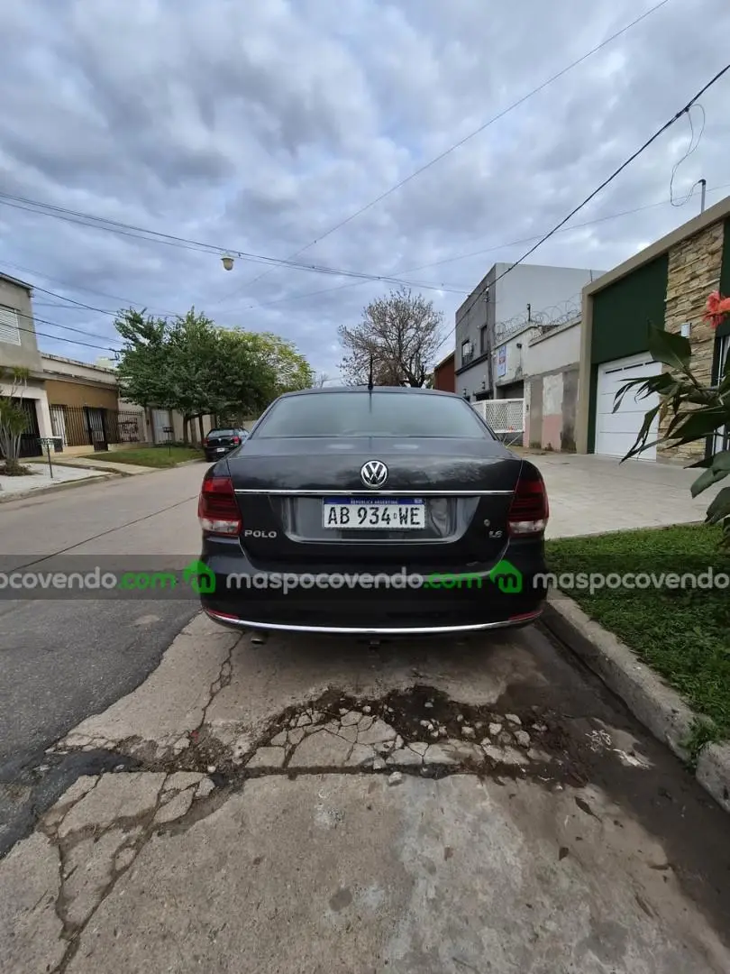 Volkswagen Polo 1.6  0 - foto 4