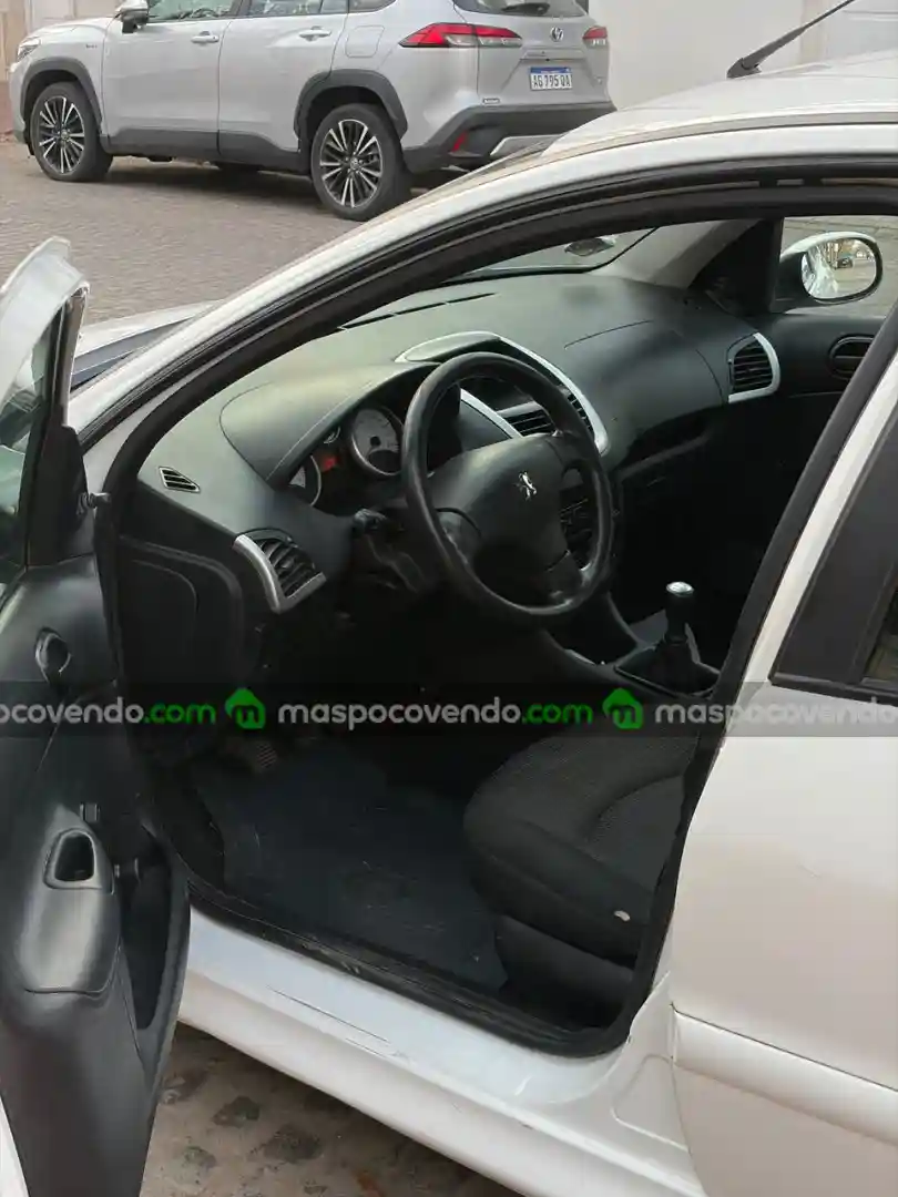 Peugeot 207 - foto 1