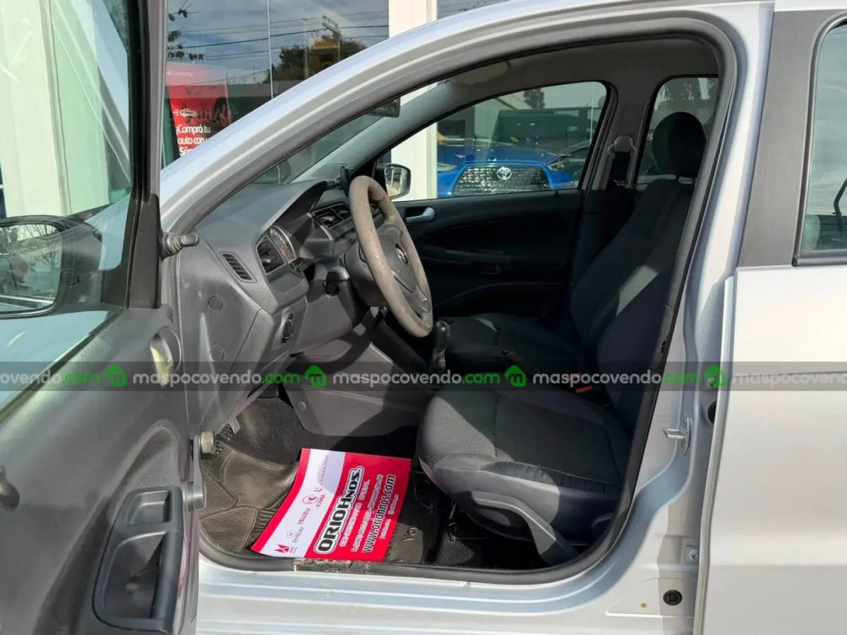 Volkswagen Voyage 1.6 Msi Manual Año 2017 Gris Plata. Con 48.000Km. Orio Hnos  2017 - foto 4