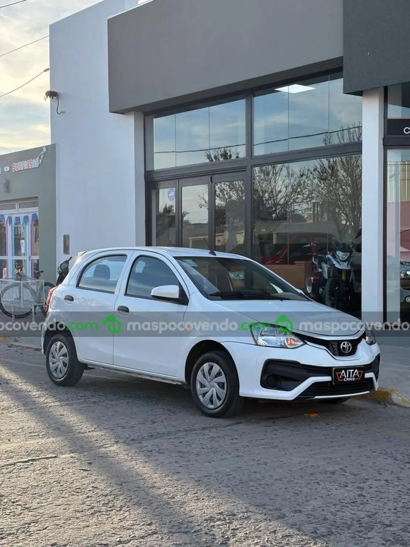 Toyota Etios X / Modelo 2022 / 50.000 Kms / Única Mano  2022 - foto 2