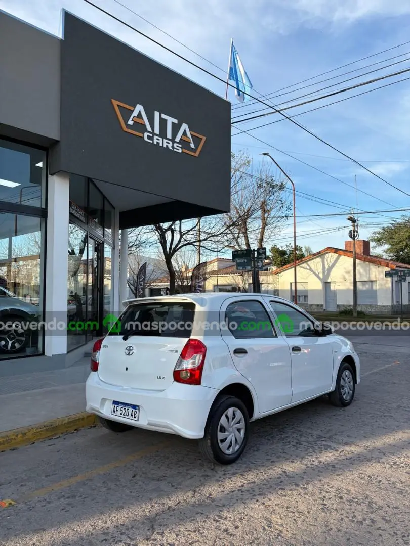 Toyota Etios X / Modelo 2022 / 50.000 Kms / Única Mano  2022 - foto 4
