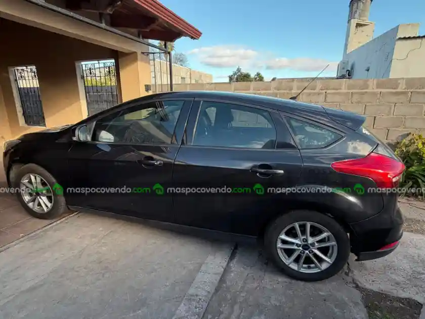 Ford Focus - foto 3