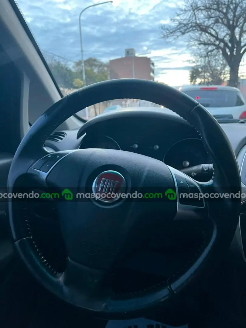 Fiat Punto Essence 1.6 16V – Año 2013  2013 - foto 2