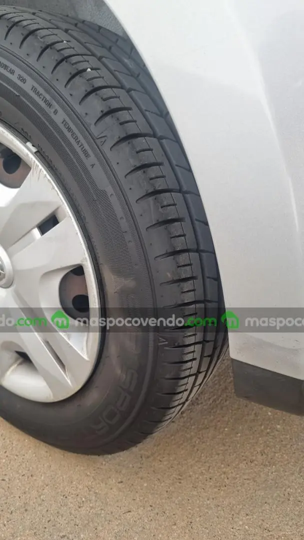 Nissan Tiida Visia 2010  2010 - foto 5