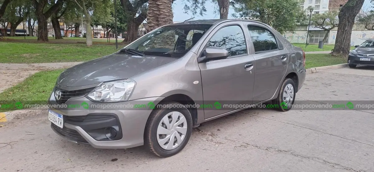 Toyota Etios Sedan  0 - foto 4