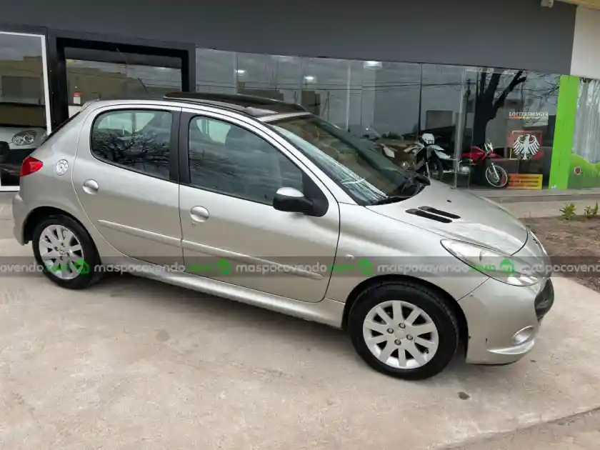 Peugeot 207 - foto 1