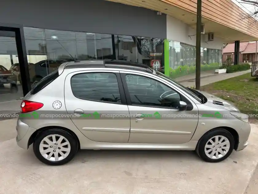 Peugeot 207 - foto 2