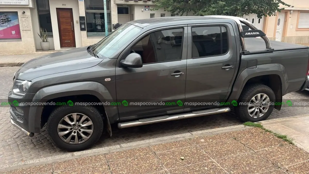 Volkswagen Amarok Comfortline 4X4 Automatica 2022  2022 - foto 2