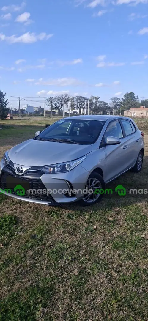 Toyota Yaris Xls Cvt 2023 5 Puertas  2023 - foto 3