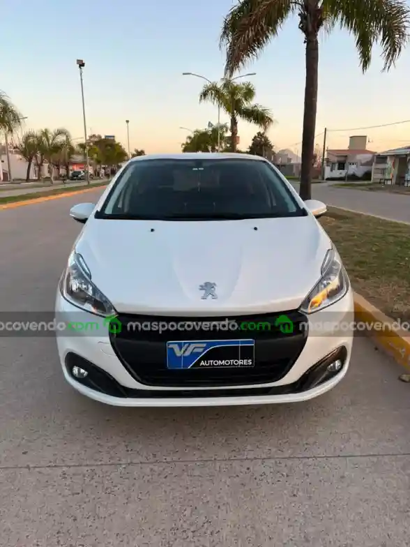 Peugeot 208 Allure 1.6 - foto 2