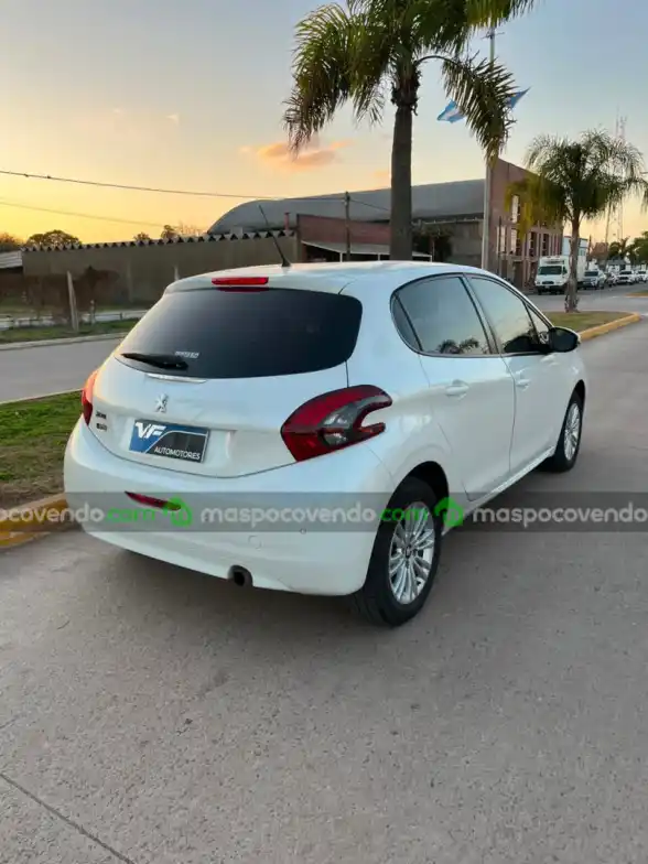 Peugeot 208 Allure 1.6 - foto 4