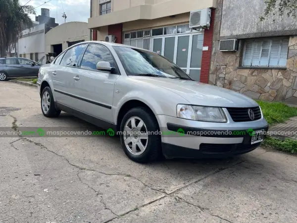 Volkswagen Passat 1.8T  0 - foto 1