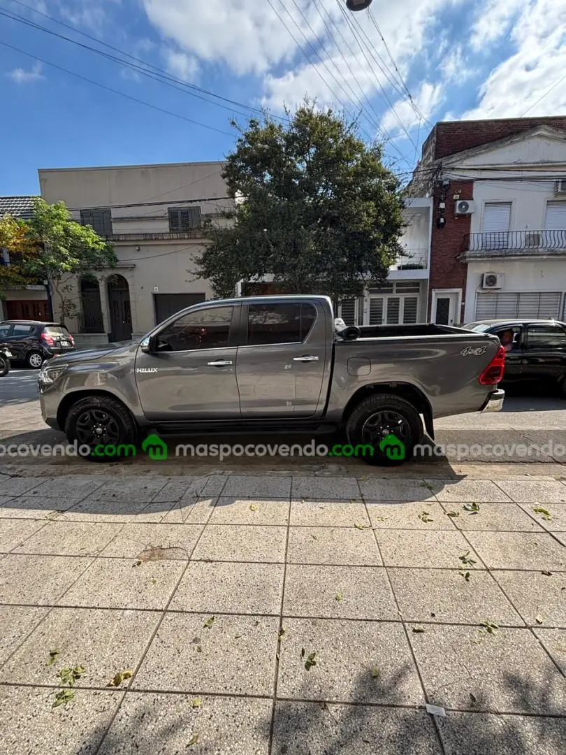 Toyota Hilux Srx  0 - foto 3