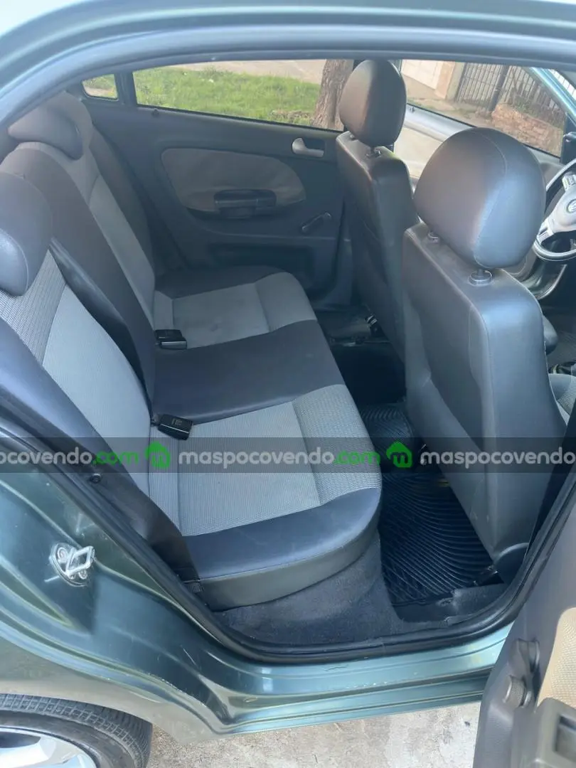 Volkswagen Voyage 1.6 Confortline  0 - foto 5