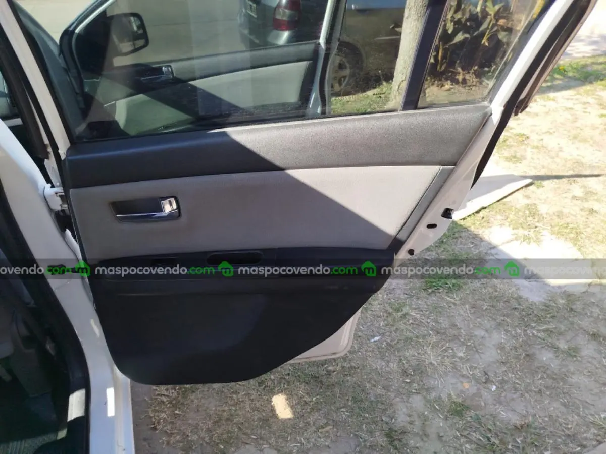 Nissan Sentra  0 - foto 3
