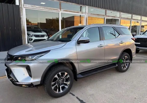 Toyota Sw4 Srx 2.8Tdi 4X4 Cvt 7As 2025 19.000 Km !!!!  2025 - foto 1