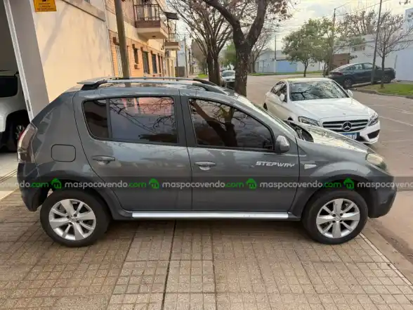 Renault SANDERO STEPWAY 1.6 PRIVILEGE 2013!!! 2013 - foto 1