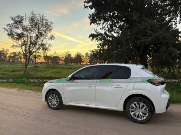 Peugeot 208 - foto 2