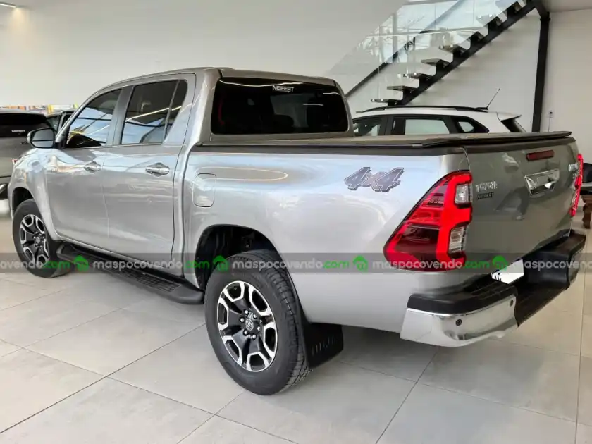 Toyota Hilux Srx 4X4 At 2023 100.000Km  2023 - foto 3