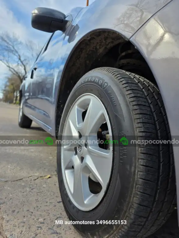 Renault Logan 1.6 Privilege Con Gnc 2015 142000 Km  2015 - foto 4