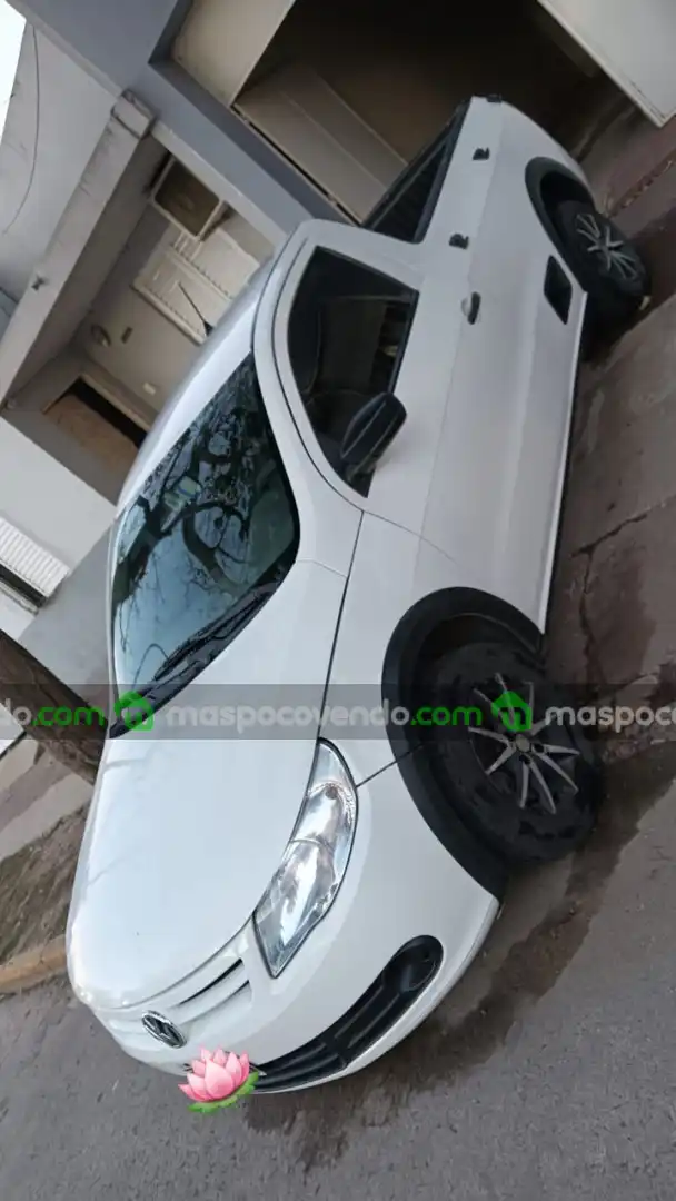 Volkswagen Saveiro - foto 2