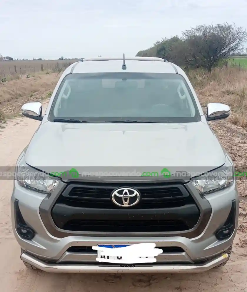 Toyota Hilux - foto 1