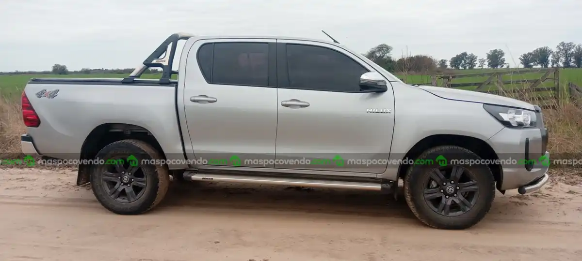 Toyota Hilux - foto 3