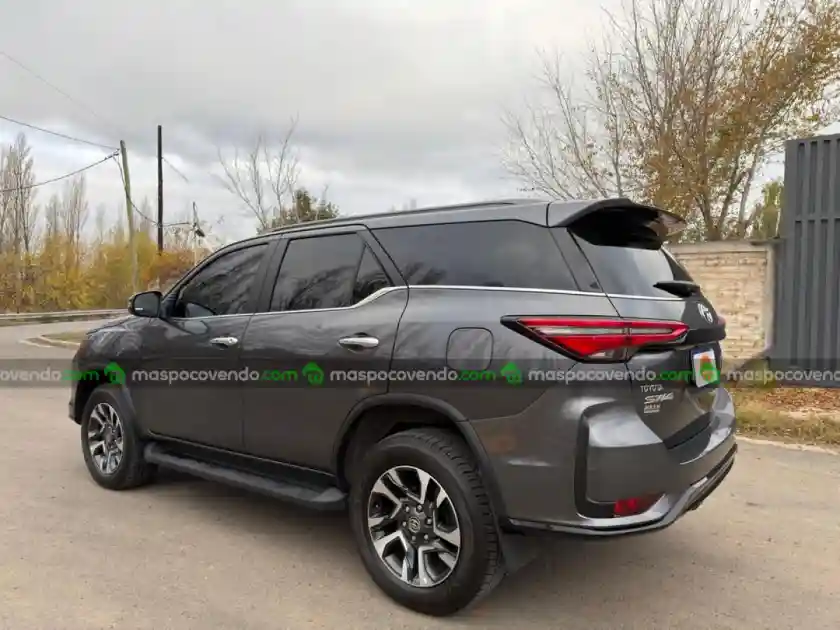 Toyota 2025 Hilux Sw4 Tdi Srx At  2025 - foto 3