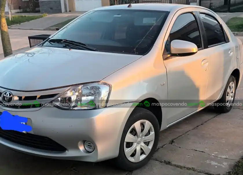 Toyota Etios 1.5 4 Ptas 2016  2016 - foto 2