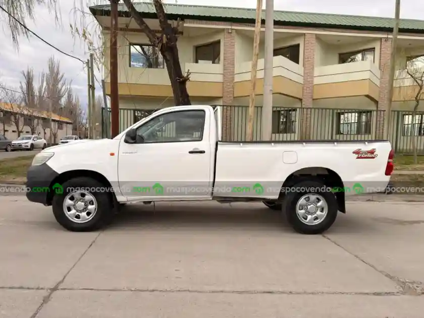 Toyota 2013 Hilux 2.5 Sc 4X4 Td Dx Pack L12  2013 - foto 2