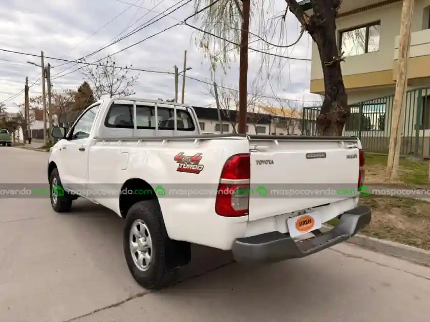 Toyota 2013 Hilux 2.5 Sc 4X4 Td Dx Pack L12  2013 - foto 3
