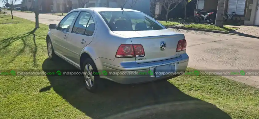 Volkswagen Bora 2.0 2011  2011 - foto 4