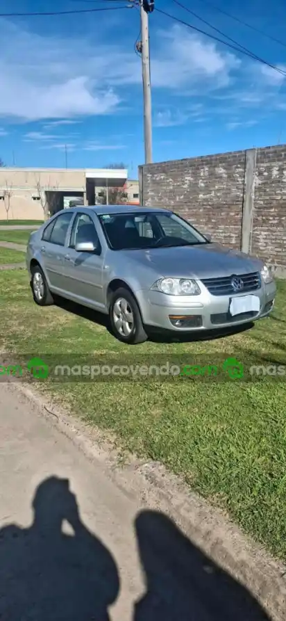 Volkswagen Bora 2.0 / 2011  2011 - foto 2
