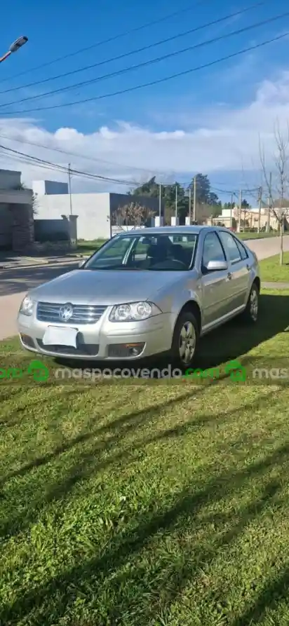 Volkswagen Bora 2.0 / 2011  2011 - foto 3