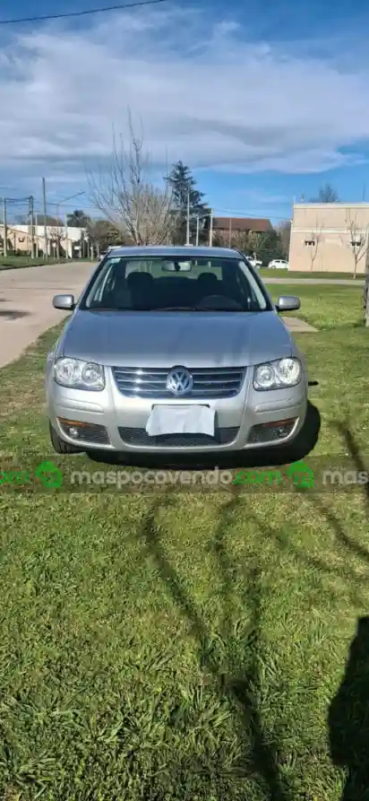 Volkswagen Bora 2.0 / 2011  2011 - foto 4