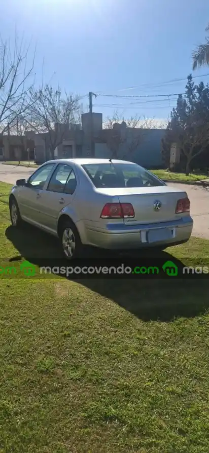 Volkswagen Bora 2.0 / 2011  2011 - foto 5