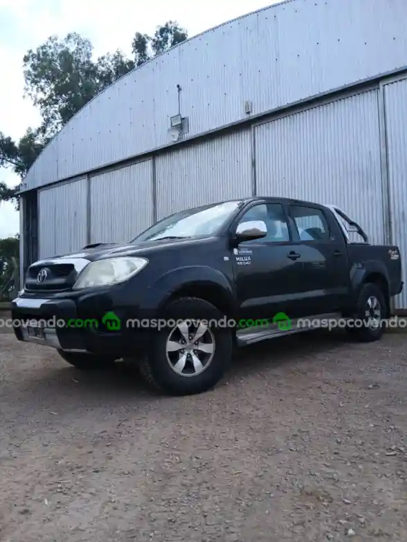 Toyota Hilux - foto 2