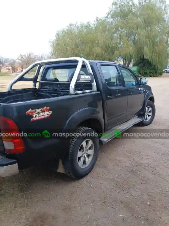 Toyota Hilux - foto 5