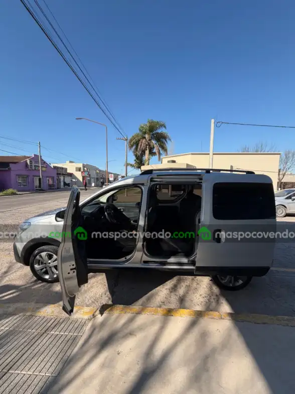 Renault Kangoo Stepway 1.6 Cadenera / Modelo 2022 / 73.000 Kms  2022 - foto 4