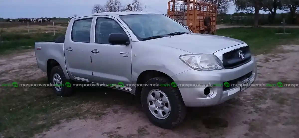 Toyota Hilux - foto 2