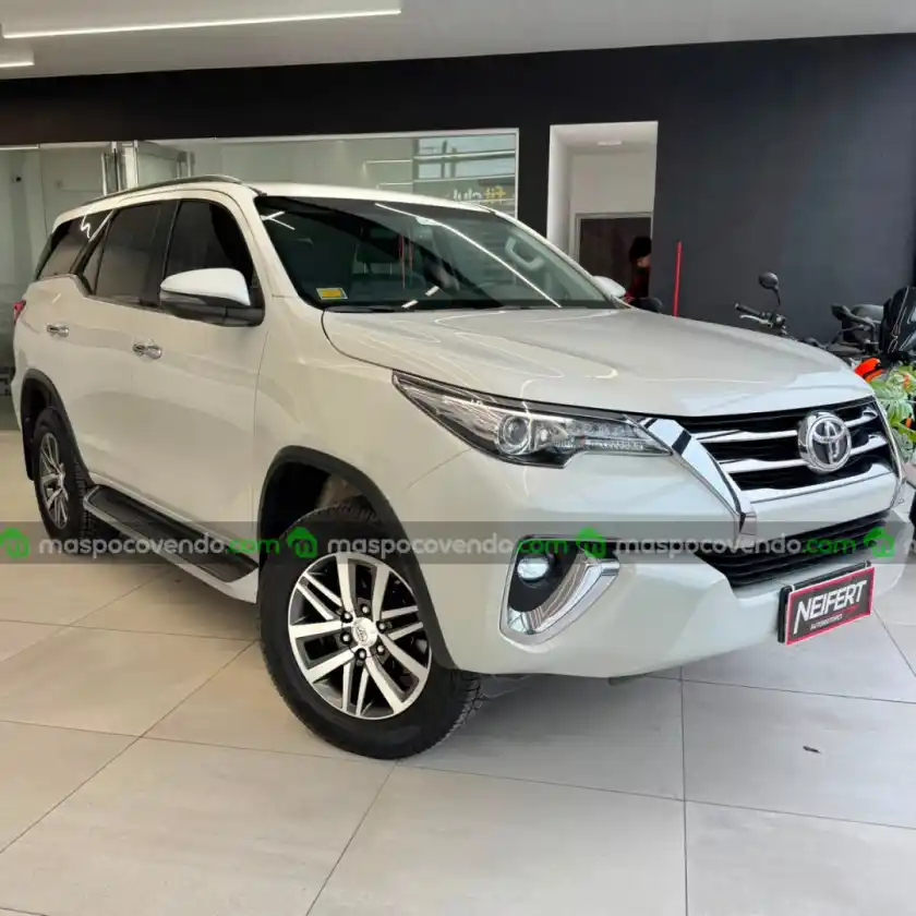 Toyota Toyora Sw4 Srx 2.8 4X4 At 2020 Con 74.000Km  2020 - foto 2