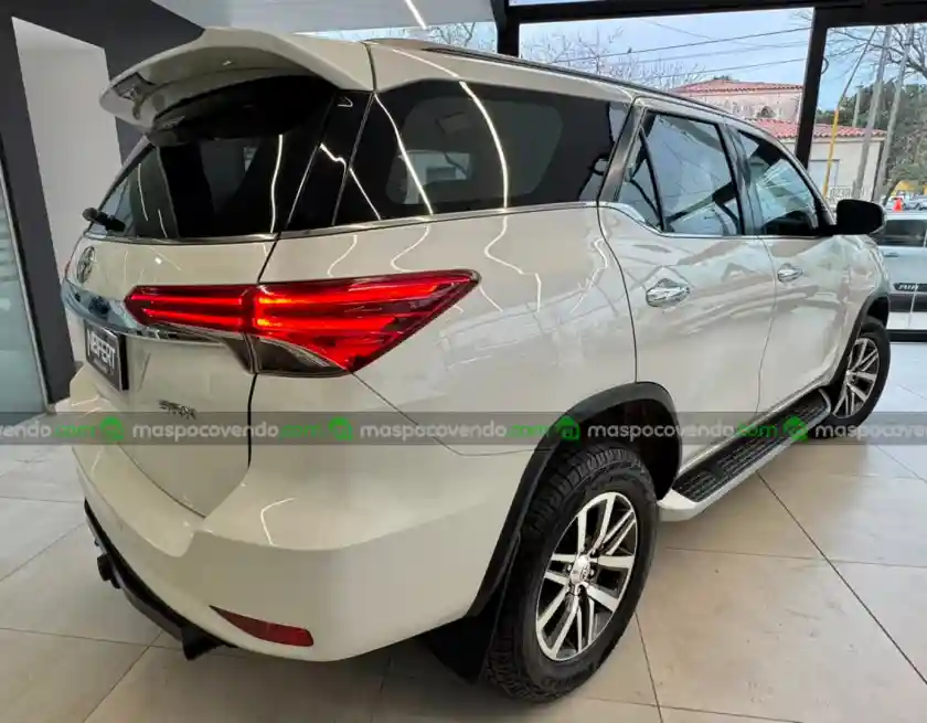 Toyota Toyora Sw4 Srx 2.8 4X4 At 2020 Con 74.000Km  2020 - foto 4