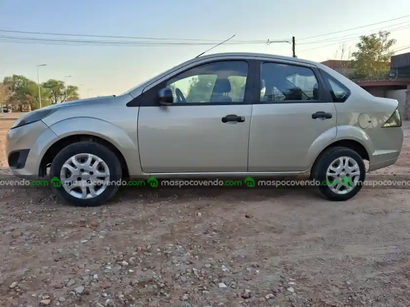 Ford Fiesta - foto 2