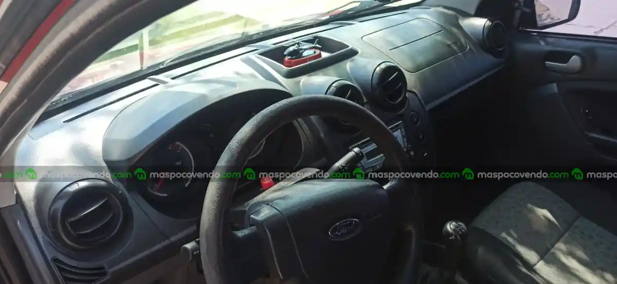 Ford Fiesta Max 2010  2010 - foto 4